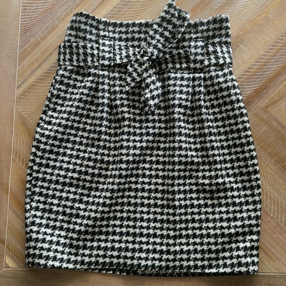 Express Dresses & Skirts - Express Skirt- Houndstooth